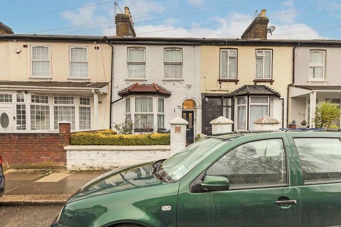 3 Bedroom Property To Rent In Randolph Road, Southall, UB1