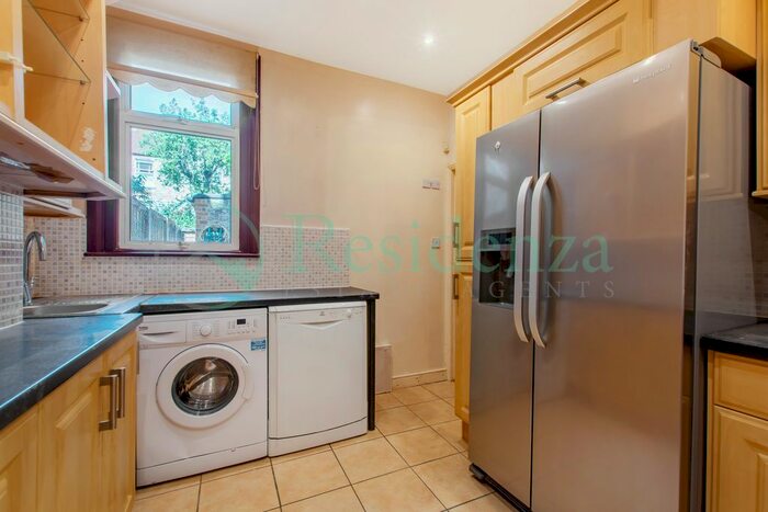 4 Bedroom Terraced House To Rent In Gassiot Road, Tooting Broadway, SW17