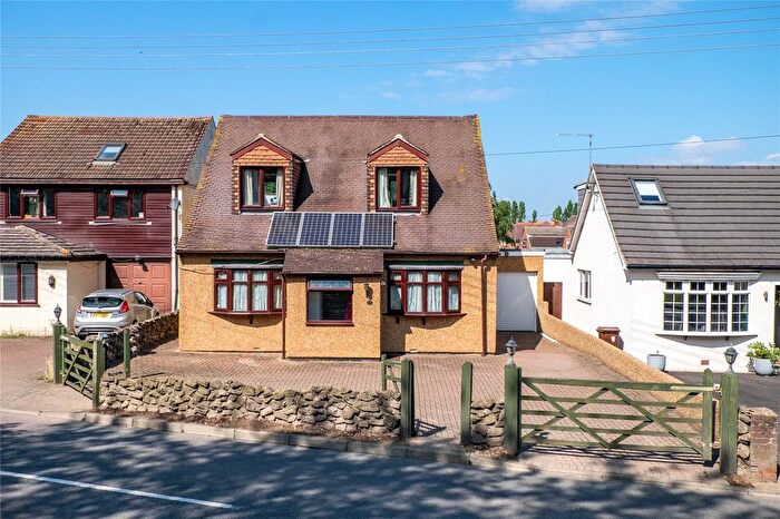 3 Bedroom Bungalow For Sale In Town Road, Cliffe Woods, Rochester, Kent, ME3