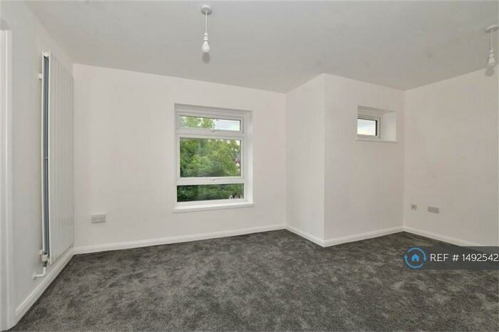 Studio To Rent In Clifton House, Croydon, CR0