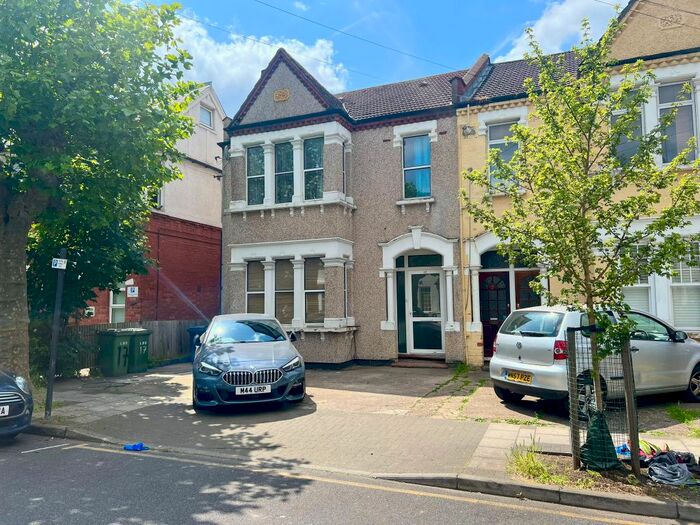 4 Bedroom Semi-Detached House To Rent In Greenhill Road, Harrow, HA1