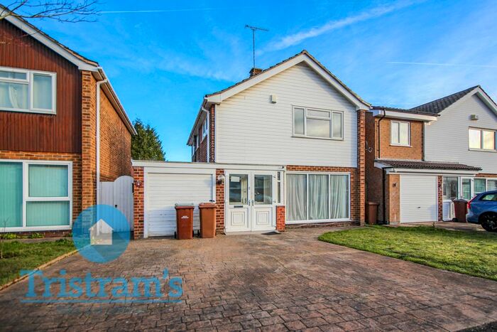 3 Bedroom Detached House To Rent In Woodbank Drive, Wollaton, Nottingham, NG8