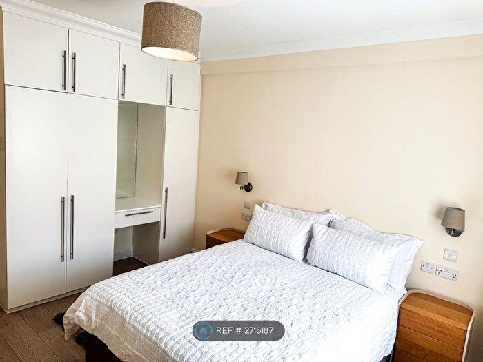 2 Bedroom Flat To Rent In Dudley Court, London, W1H