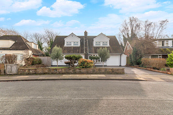 4 Bedroom Detached House For Sale In Pelham Avenue, Grimsby, DN33