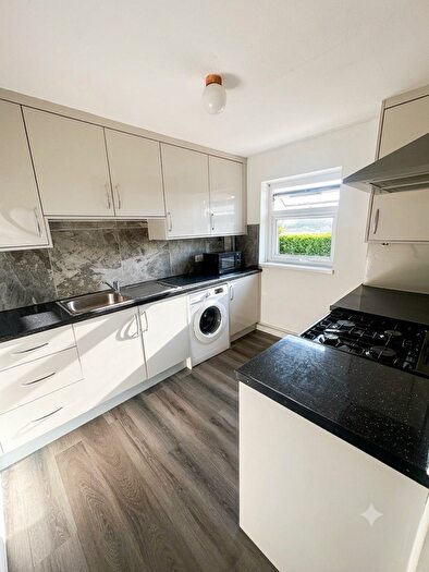 2 Bedroom Flat To Rent In Laurel Park, Harrow Weald, HA3