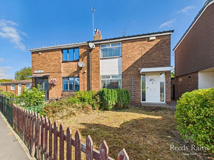 2 Bedroom Semi-Detached House For Sale In Clapham Avenue, Hull, East Yorkshire, HU8