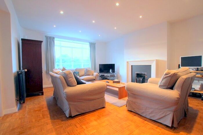 3 Bedroom Flat To Rent In Kersfield Road, London, SW15
