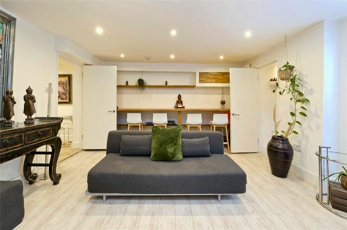 2 Bedroom Flat To Rent In St Stephens Gardens, London, W2