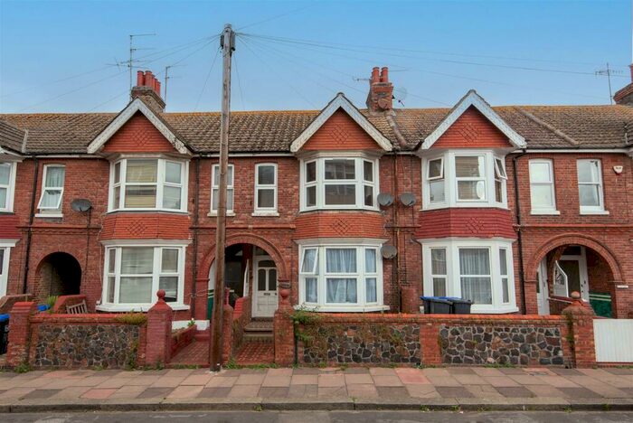 2 Bedroom Apartment To Rent In Charlecote Road, Worthing, BN11