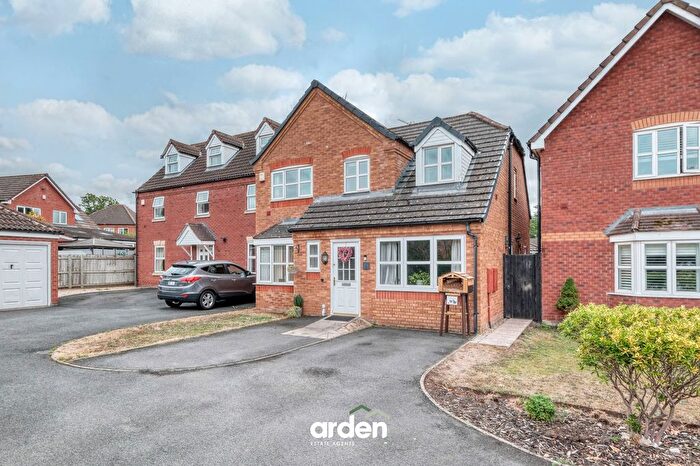 3 Bedroom Detached House For Sale In Amphlett Way, Wychbold, WR9