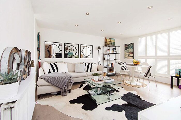 1 Bedroom Flat For Sale In Nelson Gardens, Bethnal Green, E2