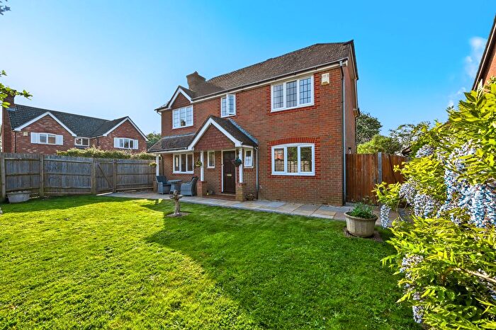 4 Bedroom Detached House For Sale In Lovelace Court, Bethersden, TN26