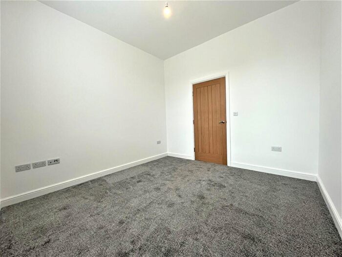 2 Bedroom Apartment To Rent In Roker Lane, Pudsey, LS28