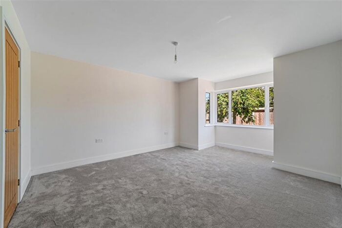3 Bedroom Bungalow For Sale In Church Road, Brightlingsea, Colchester, CO7