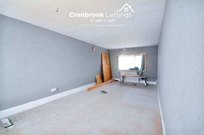 4 Bedroom End Of Terrace House For Sale In Amidas Gardens, Dagenham, RM8