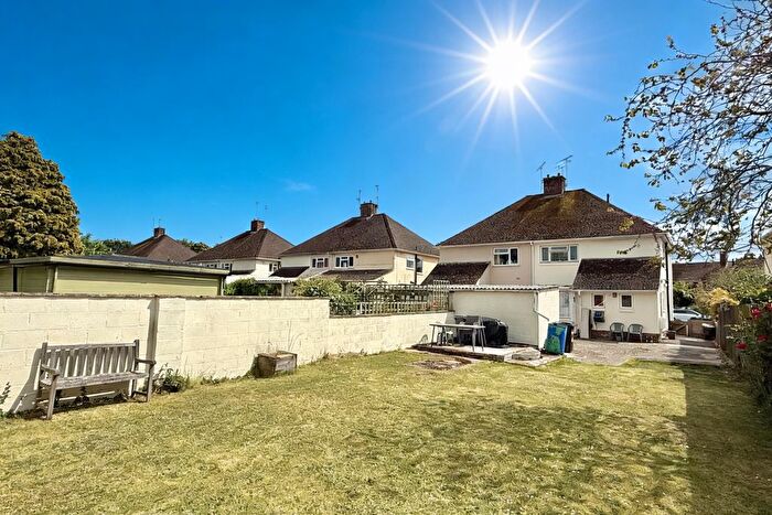 3 Bedroom Semi-Detached House For Sale In Fairlie Park, Ringwood, BH24