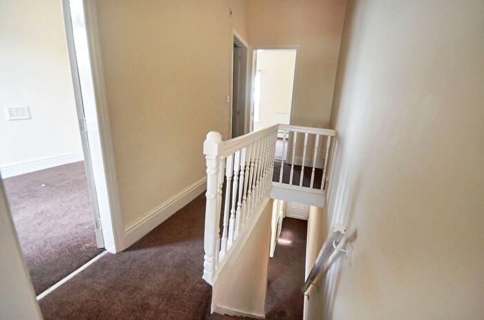 3 Bedroom Flat To Rent In Ross Street, Widnes, WA8