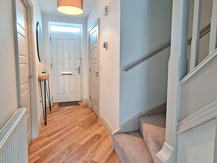 3 Bedroom Terraced House For Sale In Clifton Close, Bicester, OX26
