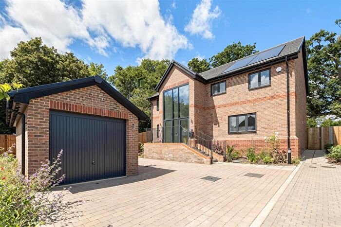 4 Bedroom Detached House For Sale In High Street, Kimpton, Hitchin, SG4
