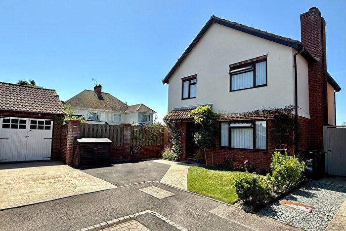 4 Bedroom Detached House For Sale In Grays Close, Alverstoke, Gosport, PO12
