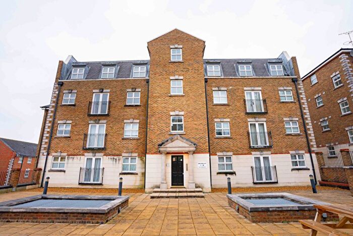 1 Bedroom Flat For Sale In Brook Square, Woolwich, SE18