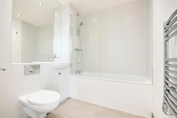 1 Bedroom Flat To Rent In Pinnacle House, Southbury Road, EN1