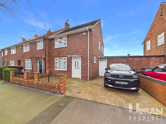 2 Bedroom End Of Terrace House For Sale In Wivern Road, Hull, HU9