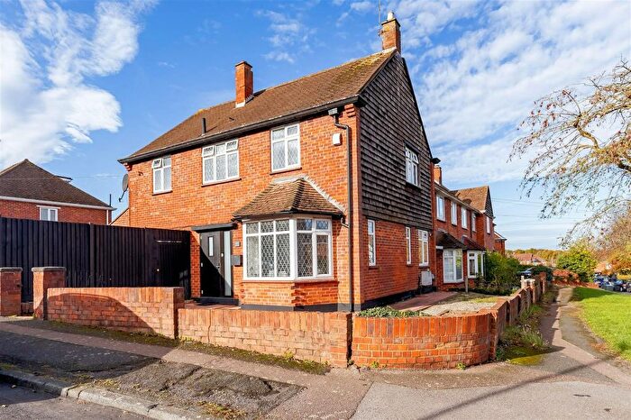 4 Bedroom End Of Terrace House For Sale In Upper Swaines, Epping, CM16