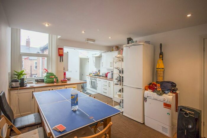 6 Bedroom Maisonette To Rent In Ashleigh Grove, West Jesmond, Newcastle Upon Tyne, NE2