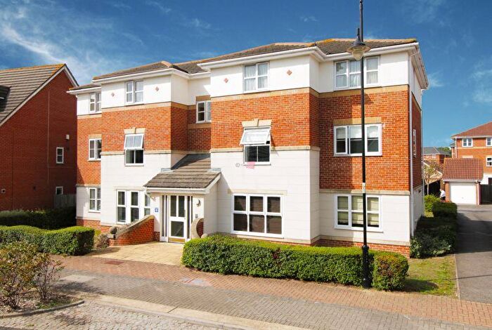 2 Bedroom Apartment To Rent In Island Way East, St Marys Island, Chatham, ME4