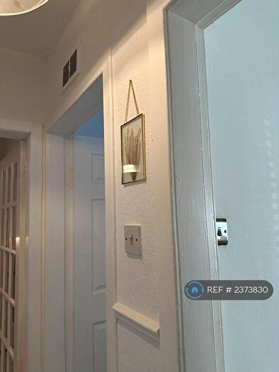 1 Bedroom Flat To Rent In High Street, Stewarton, KA3
