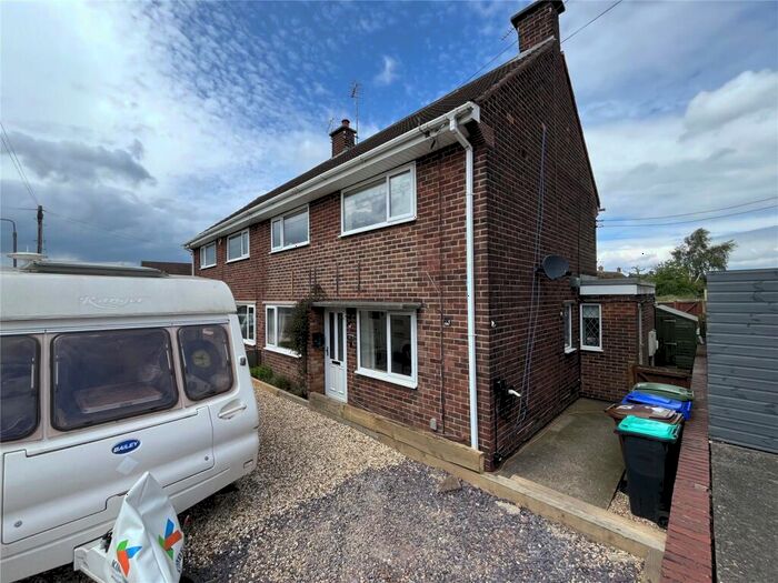 3 Bedroom Semi-Detached House For Sale In Robin Hood Avenue, Warsop, Mansfield, Nottinghamshire, NG20