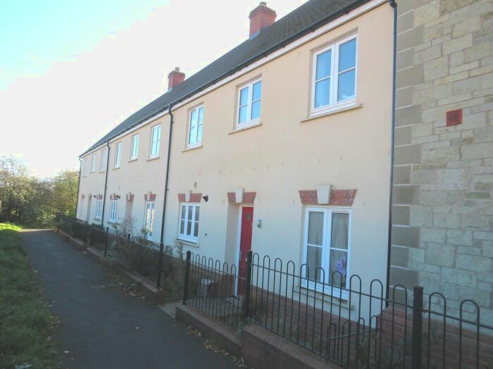 3 Bedroom Property To Rent In Indus Road, Shaftesbury, SP7