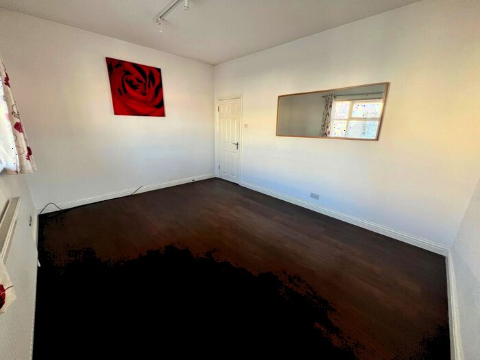 2 Bedroom Flat To Rent In Beaufort Street, Stapleton, Bristol, BS5