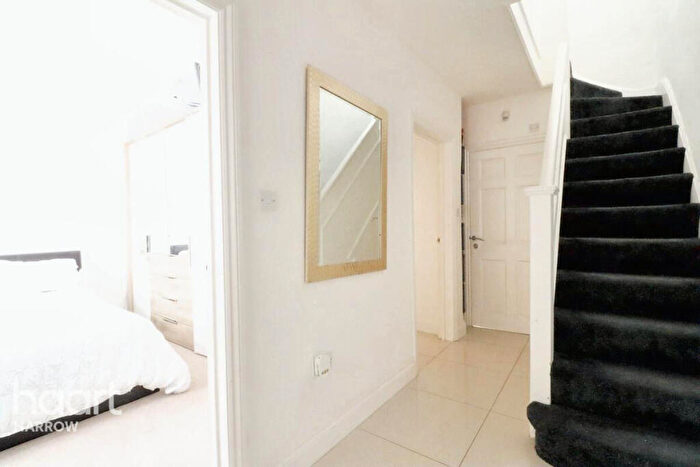 4 Bedroom Semi-Detached House For Sale In Taunton Way, Stanmore, HA7