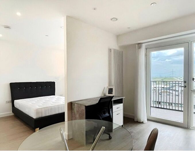 Studio To Rent In Galleria House B, Western Gateway, London, E16