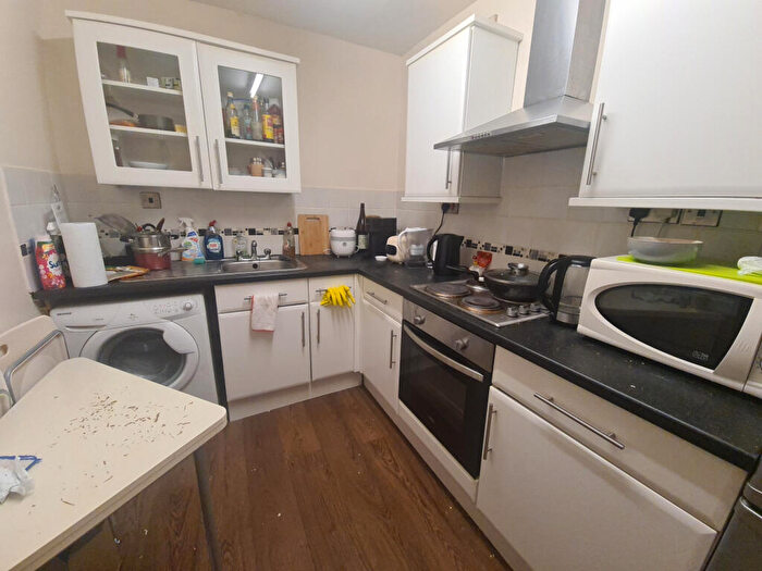 1 Bedroom Flat To Rent In Moorland Road, Leeds, LS6