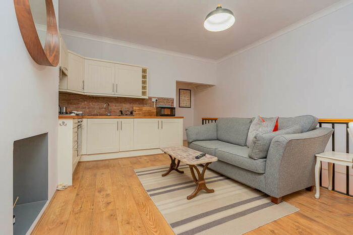 2 Bedroom Apartment To Rent In Alexandra Road, SL4