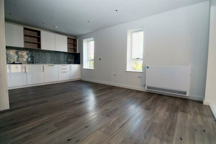 2 Bedroom Apartment To Rent In Blenheim Mansions, N8