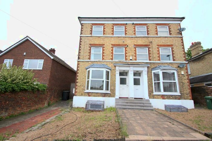 1 Bedroom Flat To Rent In Boxley Road, ME14