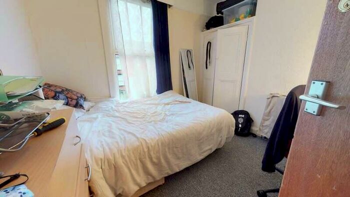 3 Bedroom Terraced House To Rent In Royal Park Mount, Hyde Park, Leeds, LS6