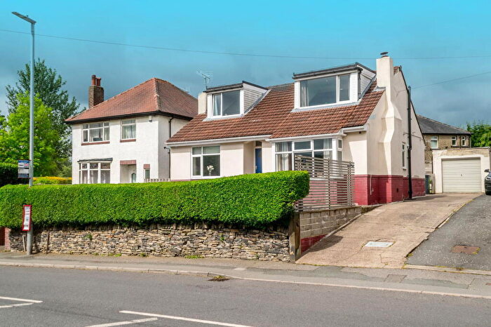 4 Bedroom Detached House For Sale In Newsome Road South, Newsome, Huddersfield, HD4