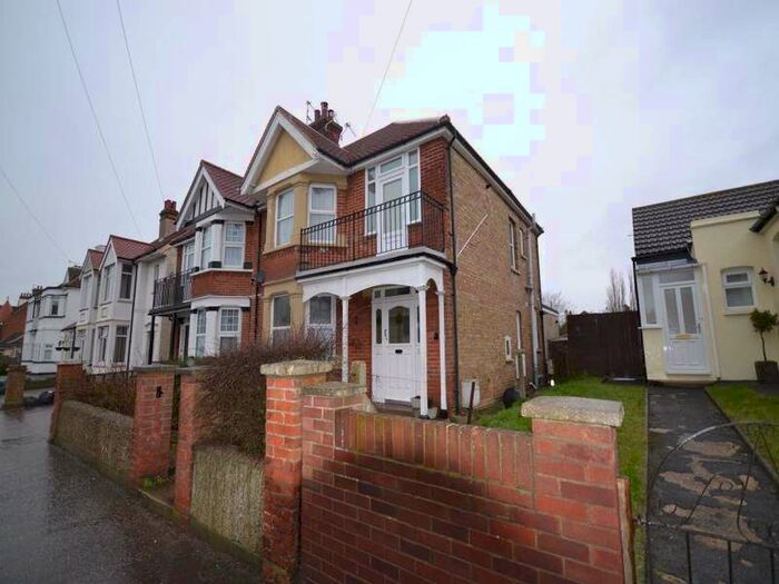 1 Bedroom Maisonette Flat To Rent In Freeland Road, CO15