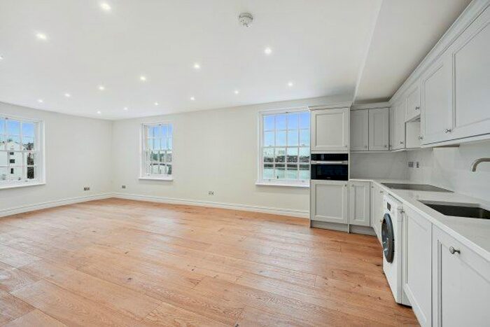 2 Bedroom Flat To Rent In Cheyne Walk, London, SW10