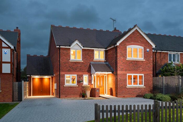 4 Bedroom Detached House For Sale In Purnell Gardens, Hagley, DY9