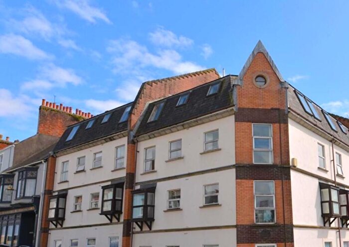 1 Bedroom Flat For Sale In Clareston Court, Tenby, SA70