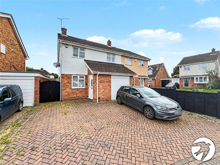 3 Bedroom Semi Detached House For Sale In Volante Drive, Sittingbourne, Kent, ME10