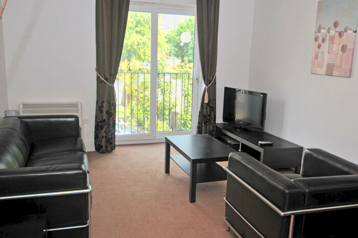 2 Bedroom Flat To Rent In Town Mead, West Green, Crawley, RH11