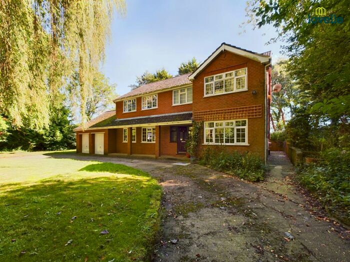 4 Bedroom Detached House To Rent In South Lane, Stainton Le Vale, LN8