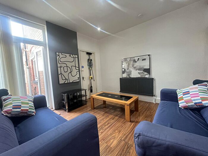 5 Bedroom House To Rent In Rookery Road - Bed, Selly Oak, West Midlands, B29